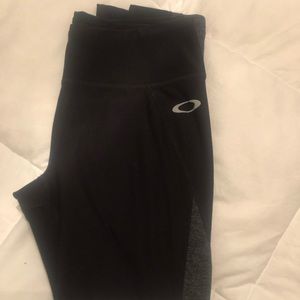 Oakley Capri leggings